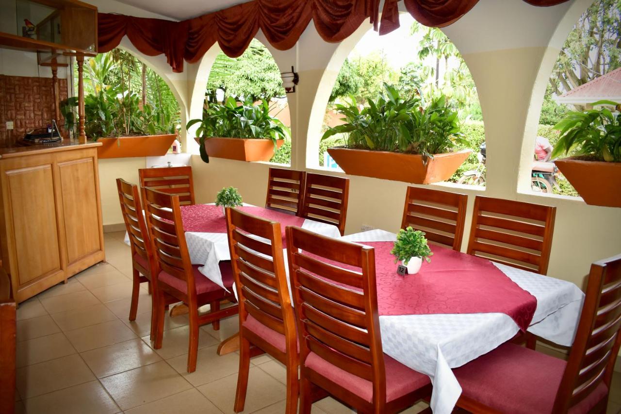 Sunset Hotel Entebbe Exterior foto