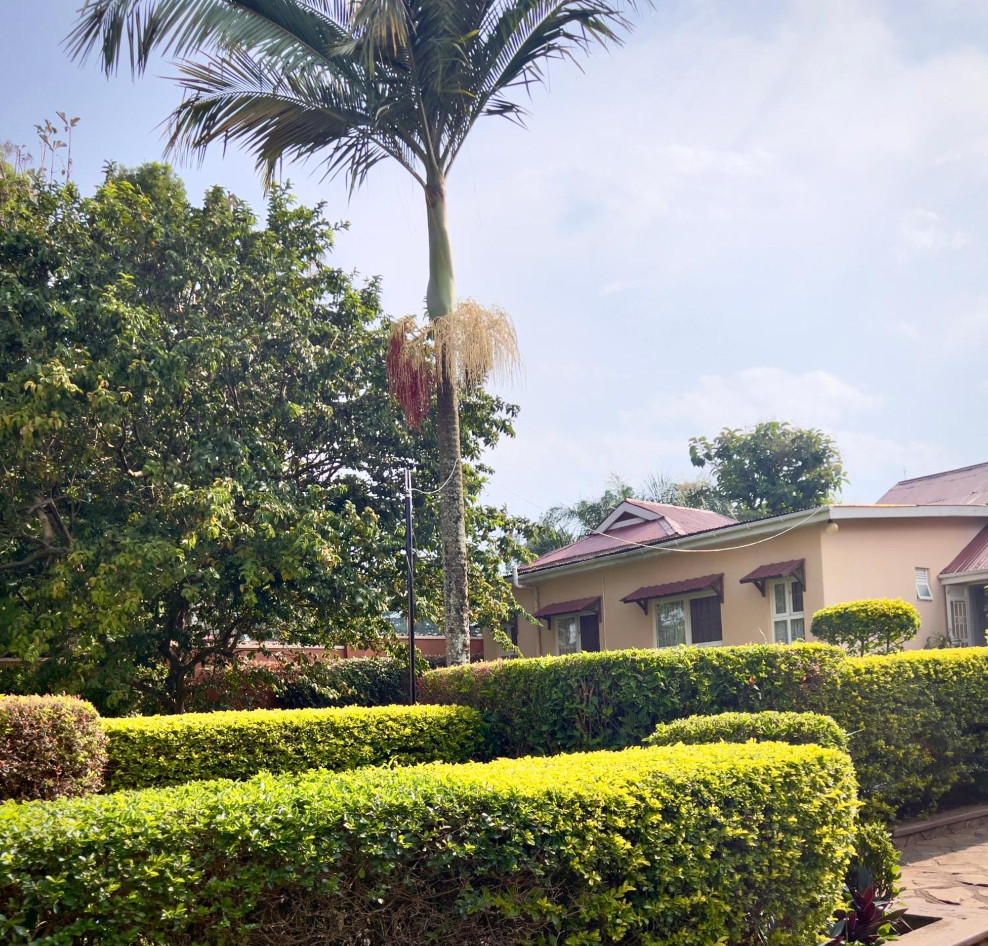 Sunset Hotel Entebbe Exterior foto