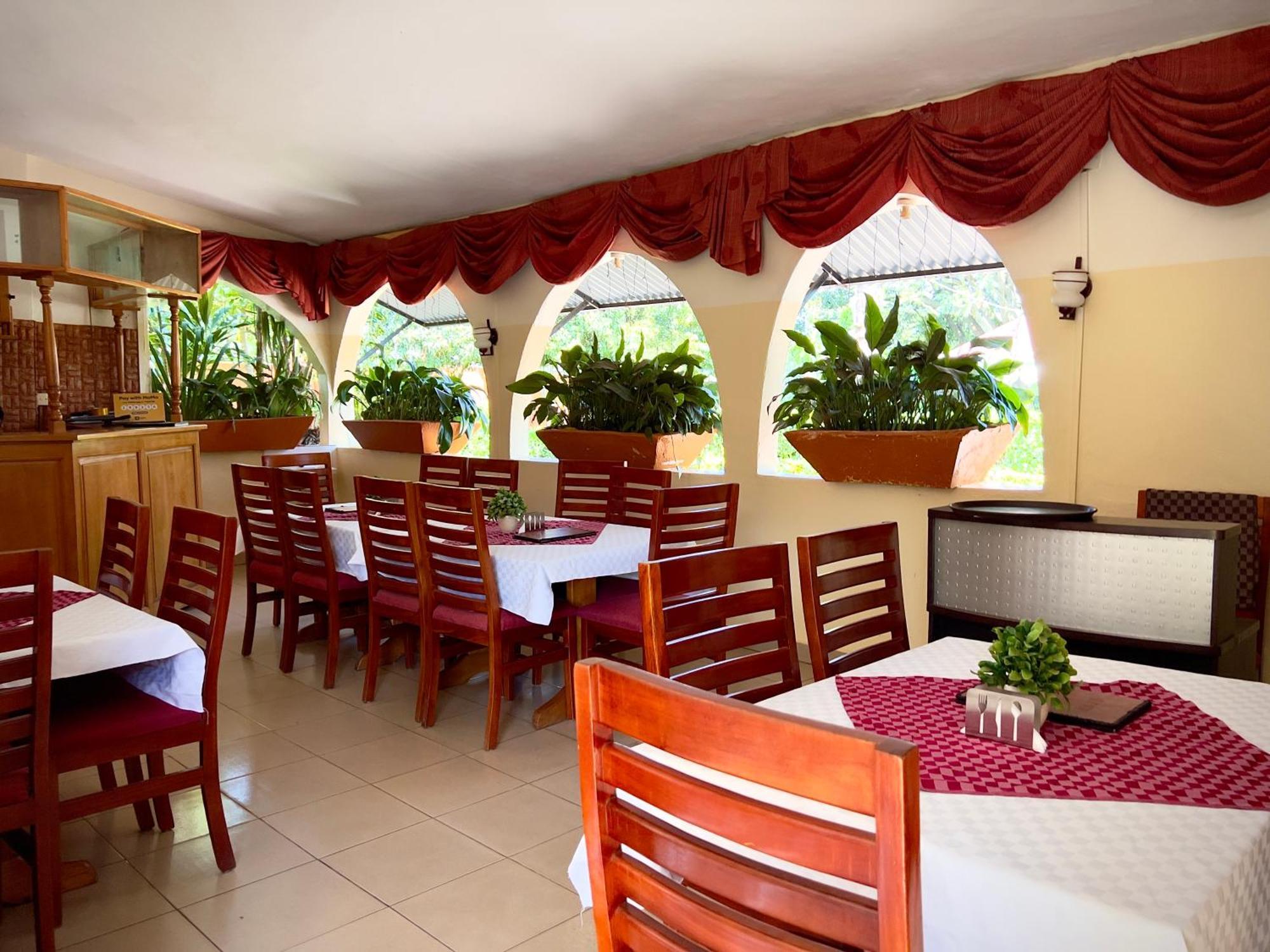 Sunset Hotel Entebbe Exterior foto